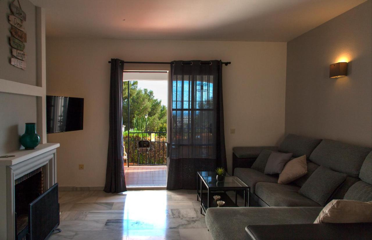 Agradable Adosado Con Piscina La Hidalga Benalmádena Exterior foto